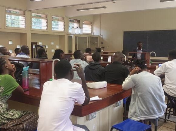 UPS Partners with CEES to Train Physics Teacher Trainees on New Curriculum